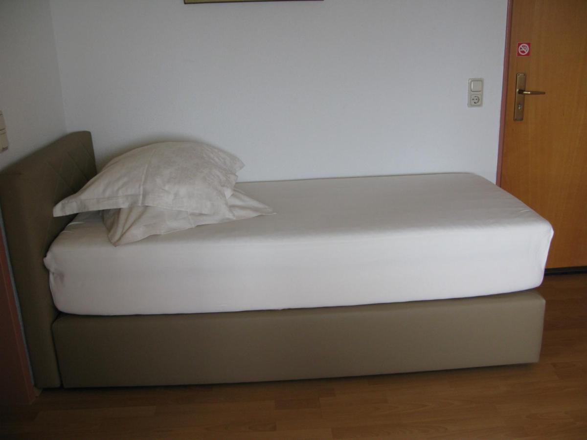 Bed And Breakfast Villa Iris มอชเชนิชกา ดรากา ภายนอก รูปภาพ