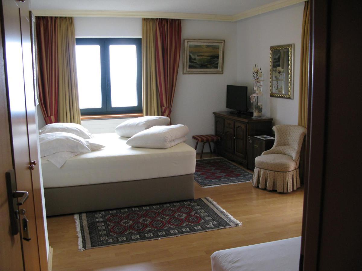 Bed And Breakfast Villa Iris มอชเชนิชกา ดรากา ภายนอก รูปภาพ